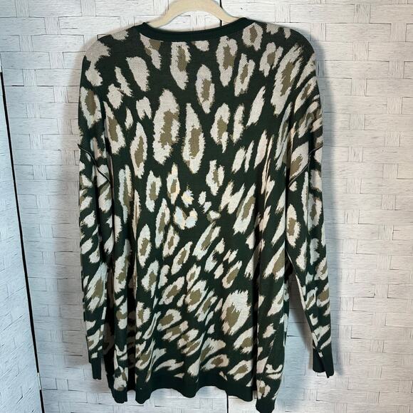 Worderby cheetah print sweater, green background, soft animal print petite - Picture 2 of 8